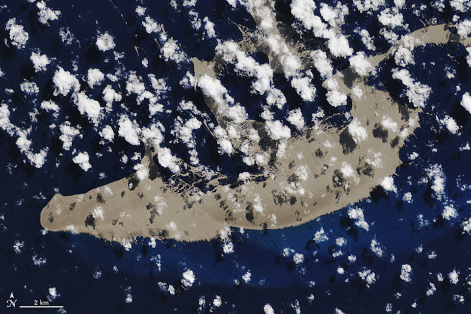 Pumice raft Detail off Tonga August 2019 from Nasa Earth Observatory https://earthobservatory.nasa.gov/images/145490/a-raft-of-rock